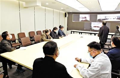 蘭大校長(zhǎng)嚴(yán)純?nèi)A等視頻連線蘭大一院、二院支援湖北醫(yī)療隊(duì)員