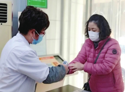 暖心服務(wù) 為企業(yè)貼心護(hù)航 我市各區(qū)縣加快推進(jìn)企業(yè)復(fù)工復(fù)產(chǎn)