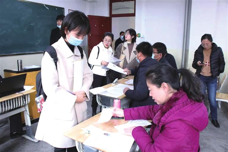 甘肅省舉辦師范類(lèi)文化藝術(shù)類(lèi)畢業(yè)生雙選會(huì) 149家單位提供6000余個(gè)崗位 500余人簽約