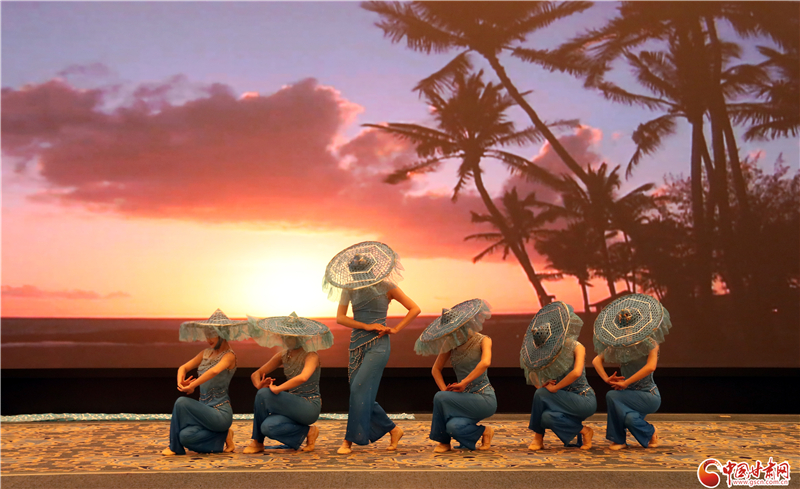 “暖冬遇見北?！背鞘型平橄盗谢顒幼哌M蘭州