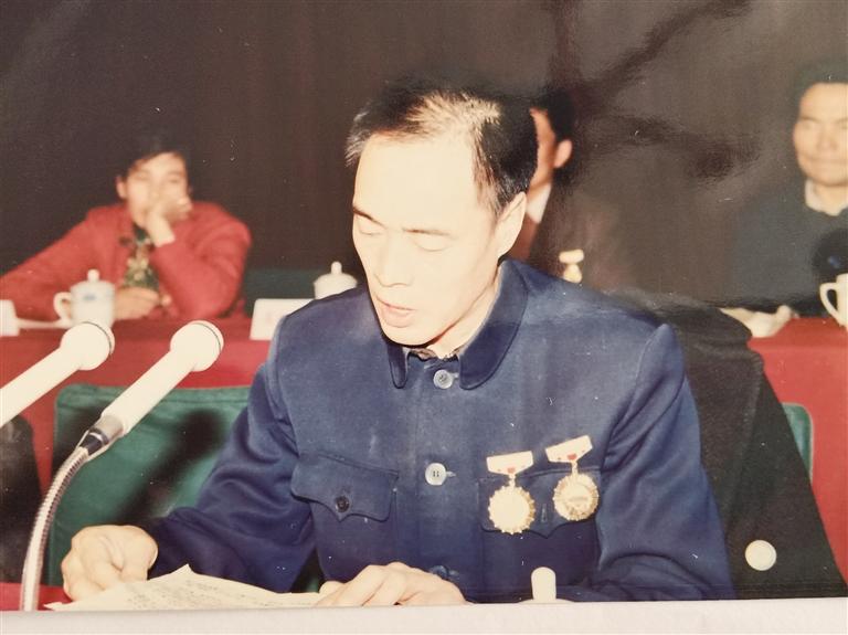 尋訪百名先鋒黨員  他用13年的時間完成28年的工作量——記“刀具大王”、全國勞模、蘭州通用機器廠工人技師蘆聚才