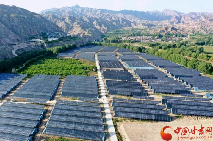 【奮斗百年路 啟航新征程 脫貧攻堅(jiān)答卷】以村為家，把貧困戶當(dāng)家人——記全國脫貧攻堅(jiān)先進(jìn)個(gè)人錢有