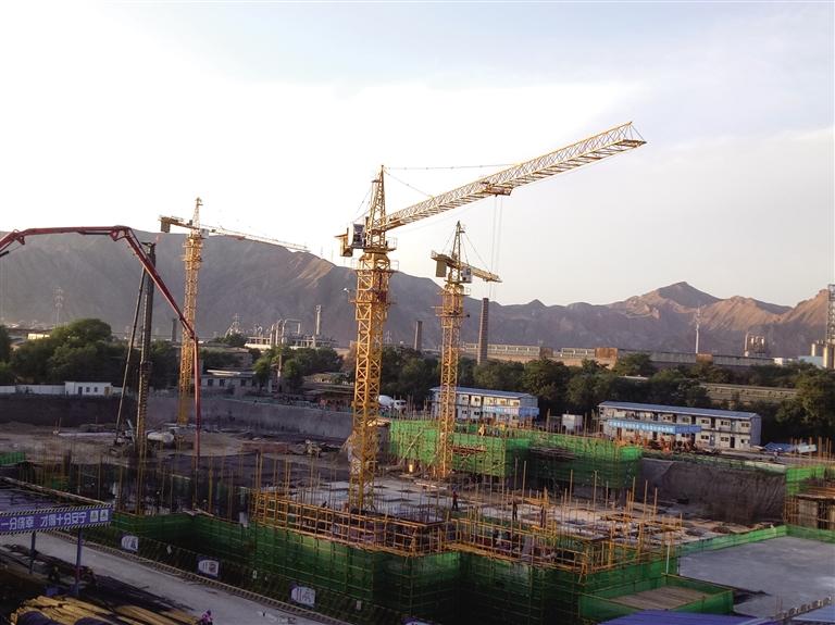 以“三鏈”為核心 謀劃項目350個 西固區(qū)堅持項目“一盤棋”推動全域發(fā)展多點(diǎn)開花