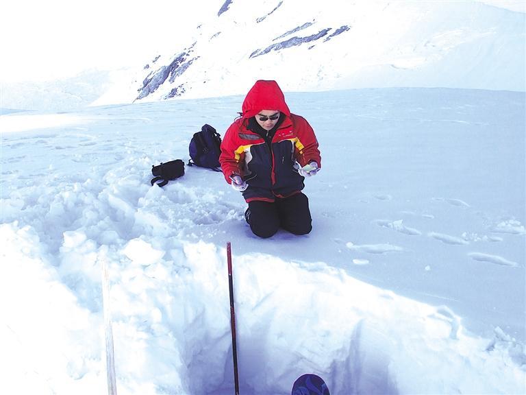 中科院西北研究院研究員李宗?。浩钸B山上的“守望者”