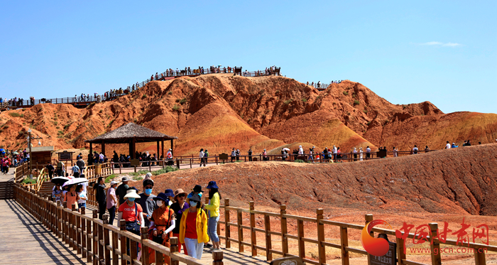 端午假期張掖共接待游客87.05萬(wàn)人次，實(shí)現(xiàn)旅游收入4.64億元