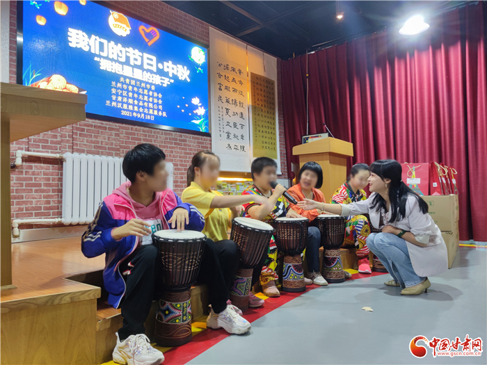 【網(wǎng)絡(luò)中國節(jié)·中秋】共青團蘭州市委等部門給特殊兒童送祝福