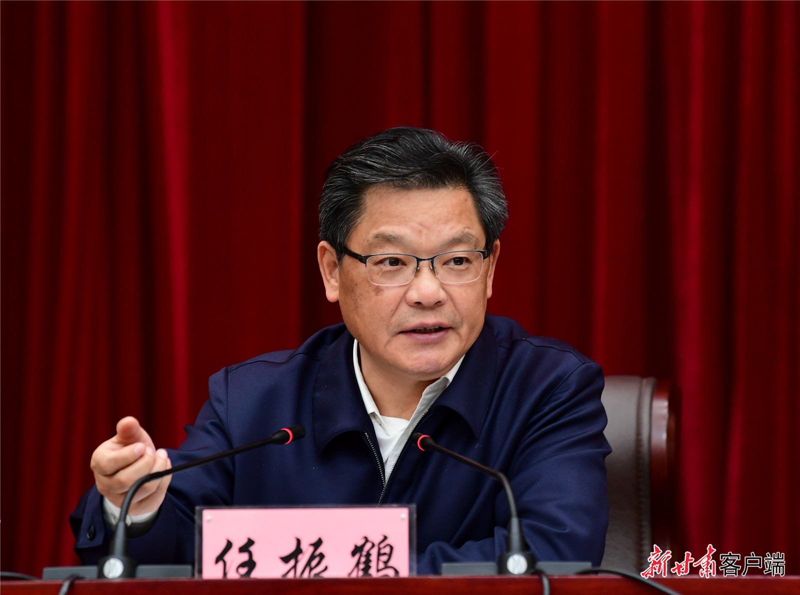 任振鶴在全省新型城鎮(zhèn)化工作推進(jìn)會(huì)議上強(qiáng)調(diào)：凝心聚力抓落實(shí)、蹄疾步穩(wěn)向前進(jìn)，奮力推進(jìn)新型城鎮(zhèn)化建設(shè)再上新臺(tái)階