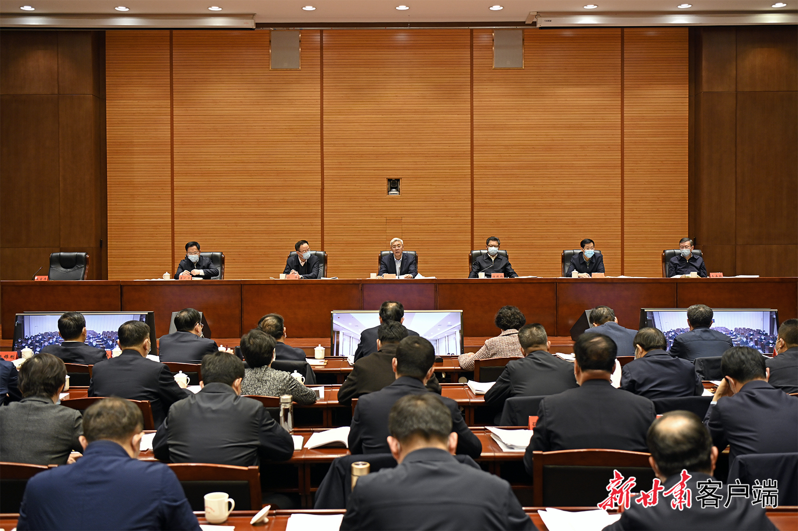 尹弘在省委農(nóng)村工作領(lǐng)導小組會議上強調(diào)：以深厚為民情懷鞏固拓展脫貧攻堅成果，用高度負責精神扎實做好備考迎評工作