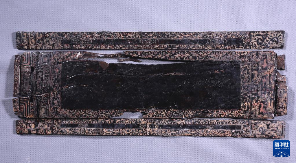 江西樟樹市國字山戰(zhàn)國墓葬出土漆瑟（資料圖）。