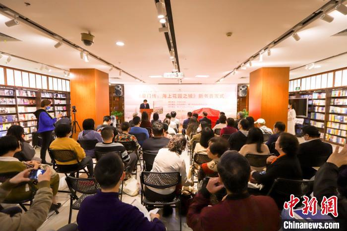 圖為首發(fā)儀式現(xiàn)場?！B門外圖供圖