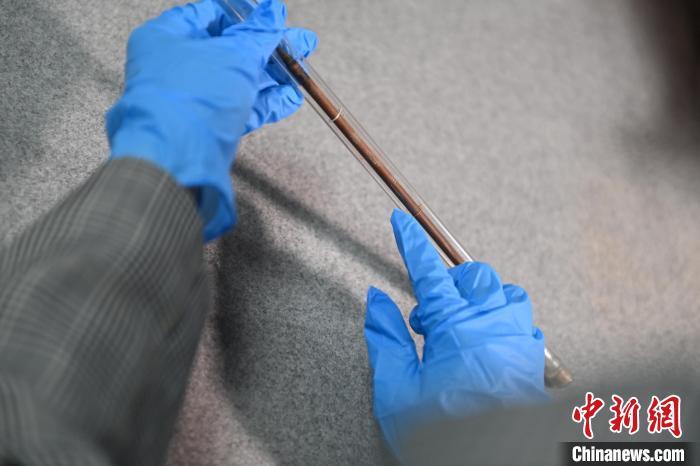 2024年5月7日，拍攝的甘肅省博物館館藏國寶級文物“白馬作”毛筆。李亞龍　攝