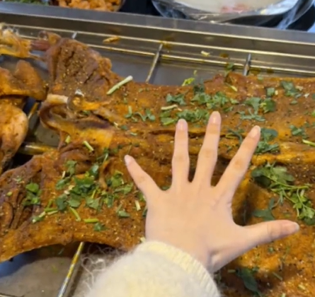 1188元買一只36斤活羊，烤完只剩6.9斤！商家稱正常，網友吵翻